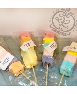 Brochette de guimauve